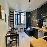 Le Rousseau - Beautiful In Old Town Apartment