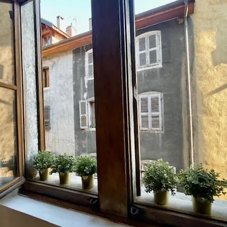 Le Rousseau - Beautiful In Old Town Lejlighed *